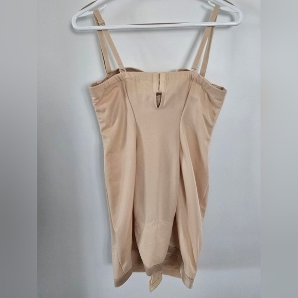 Maidenform Flexees 38B Shapewear Firm Control Convertible Slip Build In Bra - Picture 7 of 9